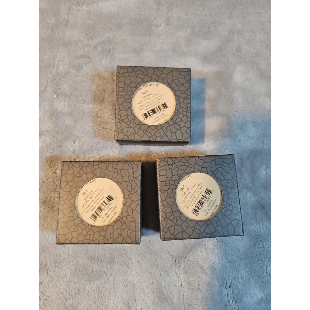 terre mere Organic Vegan Mineral Bronzer 9g O.31 Oz Each.